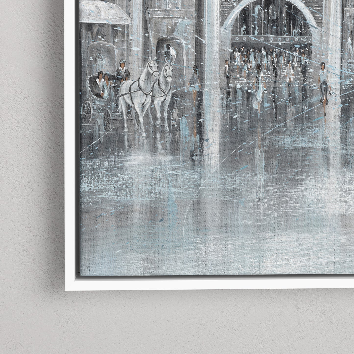 Blue Breeze, Flinders Station